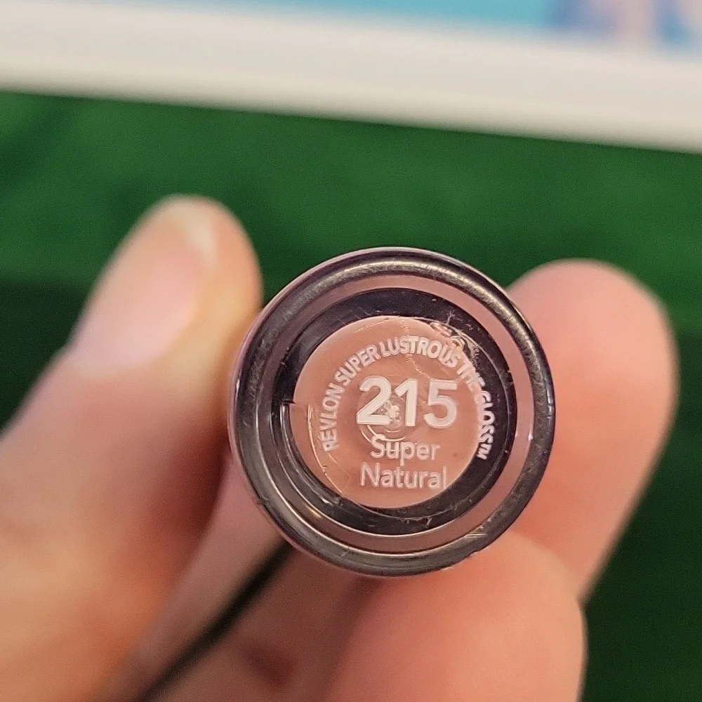 Revlon Super Lustrous The Gloss New Sealed Tube - 215 Super Natural